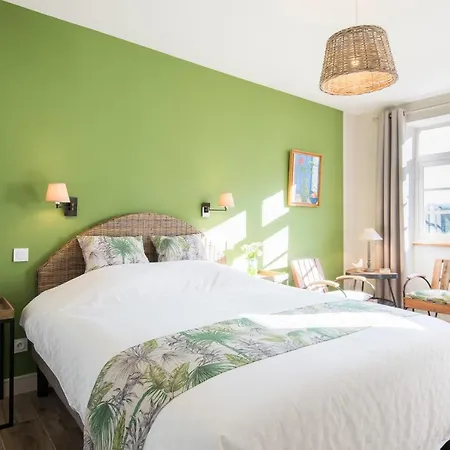 Couette-café Sur Le Quai 4*