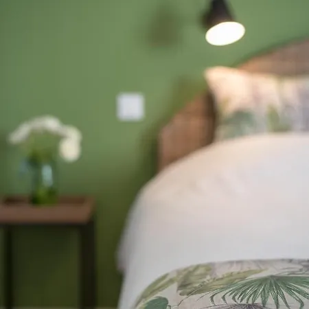 Sur Le Quai Couette-café 4*