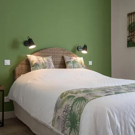 Couette-café Sur Le Quai 4*