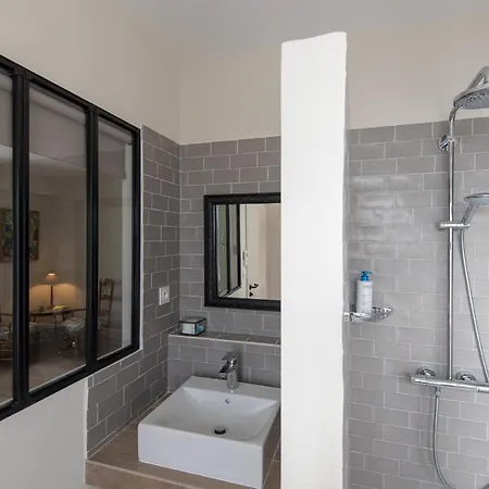 Couette-café Sur Le Quai 4*