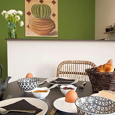 Alojamento de Acomodação e Pequeno-almoço Sur Le Quai 4*